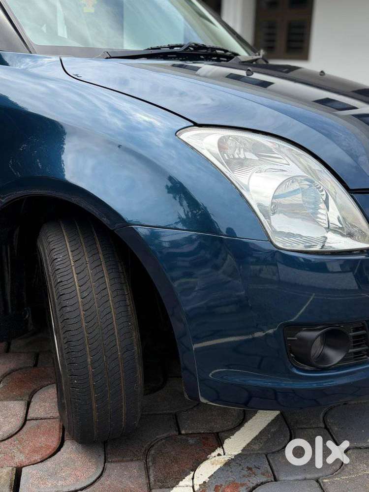 Maruti Suzuki Swift Dzire 1.2 Zxi Bsiv, 2010, Petrol