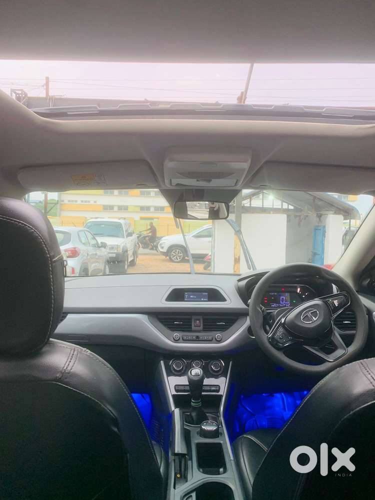 Tata Nexon, 2022, Petrol