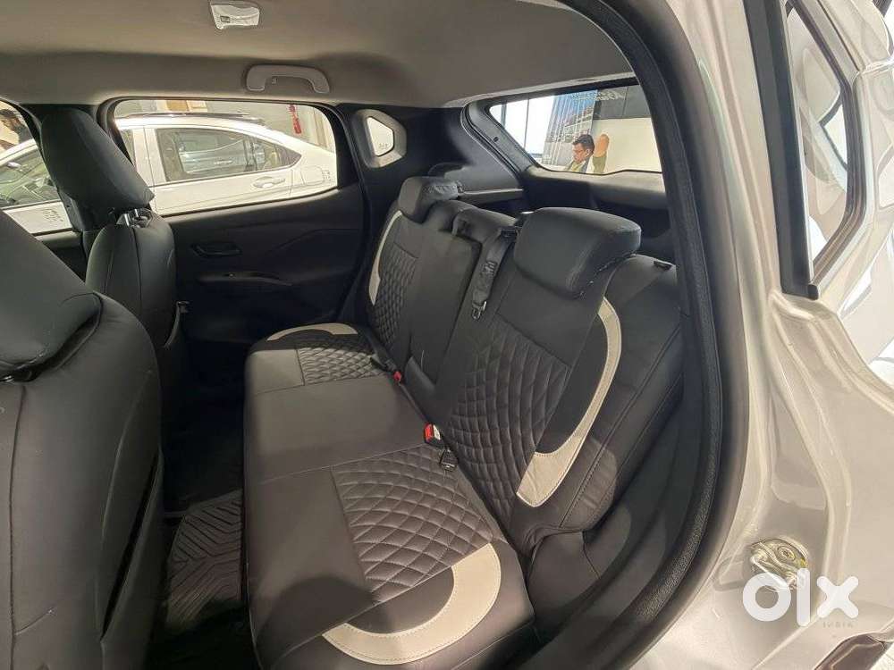 Nissan Magnite Kuro Edition Petrol Amt, 2025, Petrol