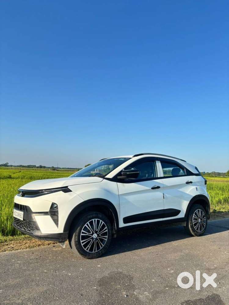 Tata Nexon Smart Plus S 1.2 Revotron Petrol 5 Mt, 2024, Petrol