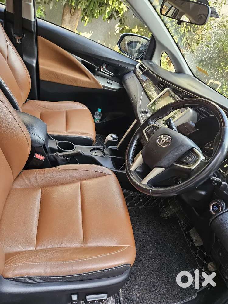 Innova Crysta Top Model Full Maintain By Showroom