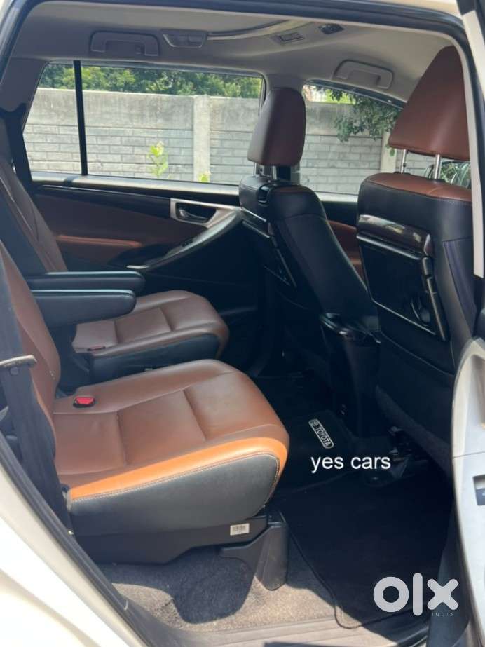 Toyota Innova Crysta 2.8 Z, 2022, Petrol