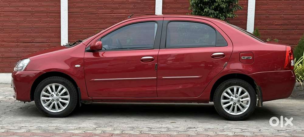 Toyota Etios V, 2011, Petrol