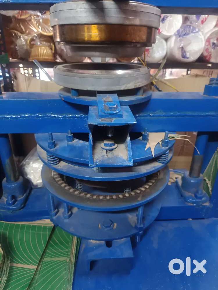 Paper plate machine