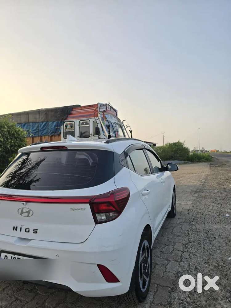Hyundai Grand I10 Nios Sportz 2023 Hybrid Car