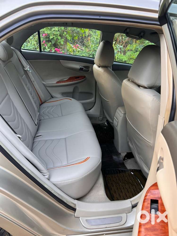 Toyota Corolla Altis 2010