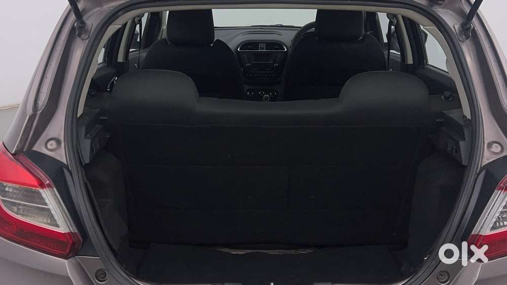 Tata Tiago Xza, 2017, Petrol