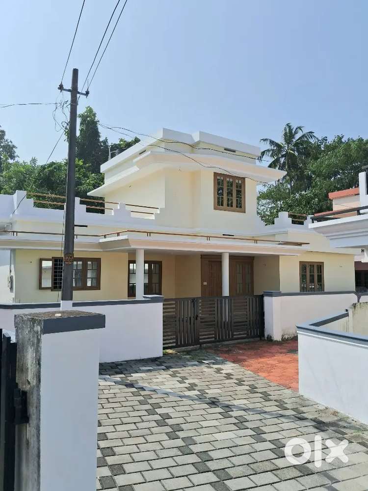 3 BHK house for sale kuttanellur padavarad ollur thrissur For