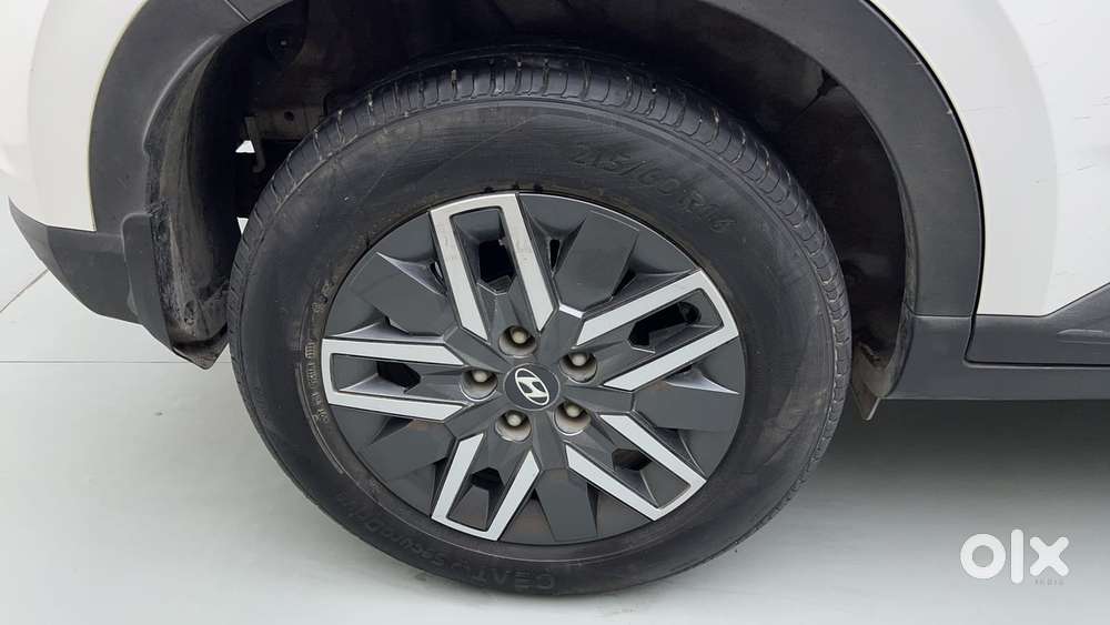 Hyundai Venue 1.0 S (o) Turbo Dct, 2023, Petrol