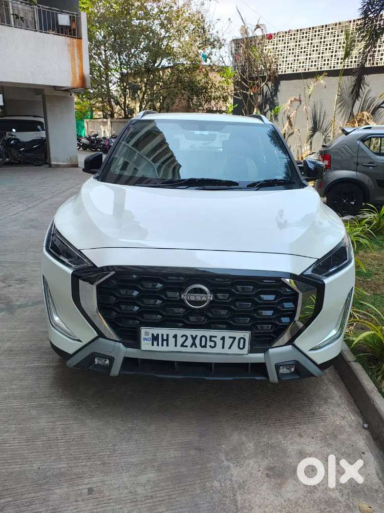 Nissan Magnite 1.0 Xv Turbo Cvt 2025