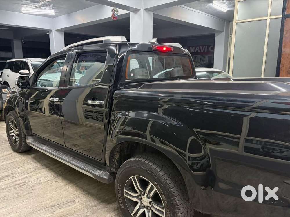 Isuzu V-cross 2021 Diesel Well Maintained