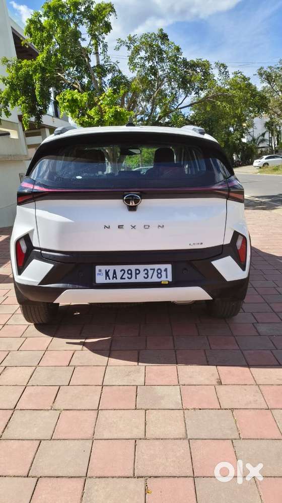Tata Nexon Creative Plus S 1.2 Revotron Petrol 6 Mt, 2024, Cng & Hyb..