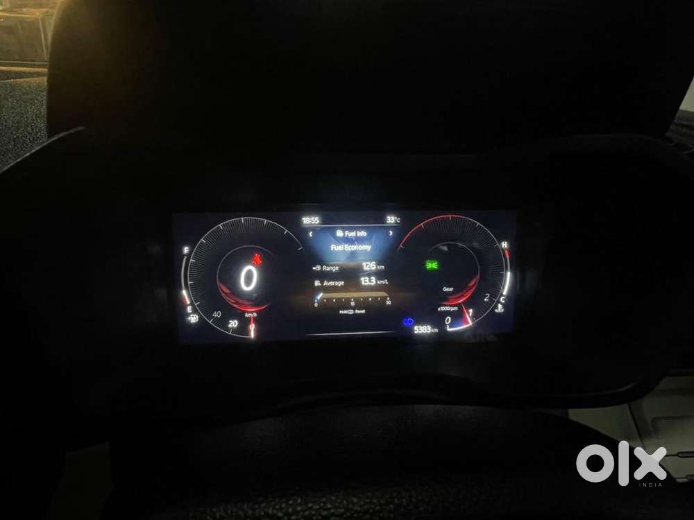 Mahindra Xuv 3xo 2025 Petrol 5380 Km Driven