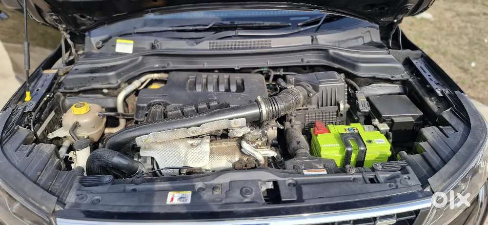 Mahindra Xuv300 2023 Diesel Well Maintained