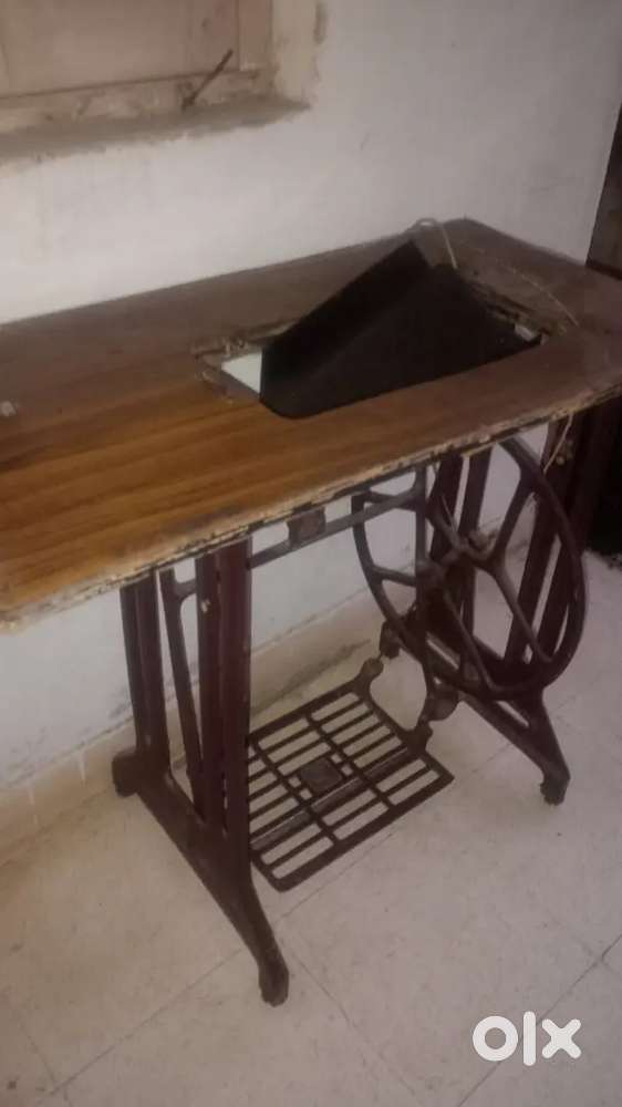 sewing machine pair urgent sale