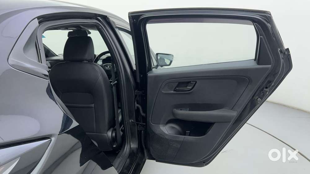 Tata Altroz 1.2 Xz Plus Dark Edition, 2022, Petrol