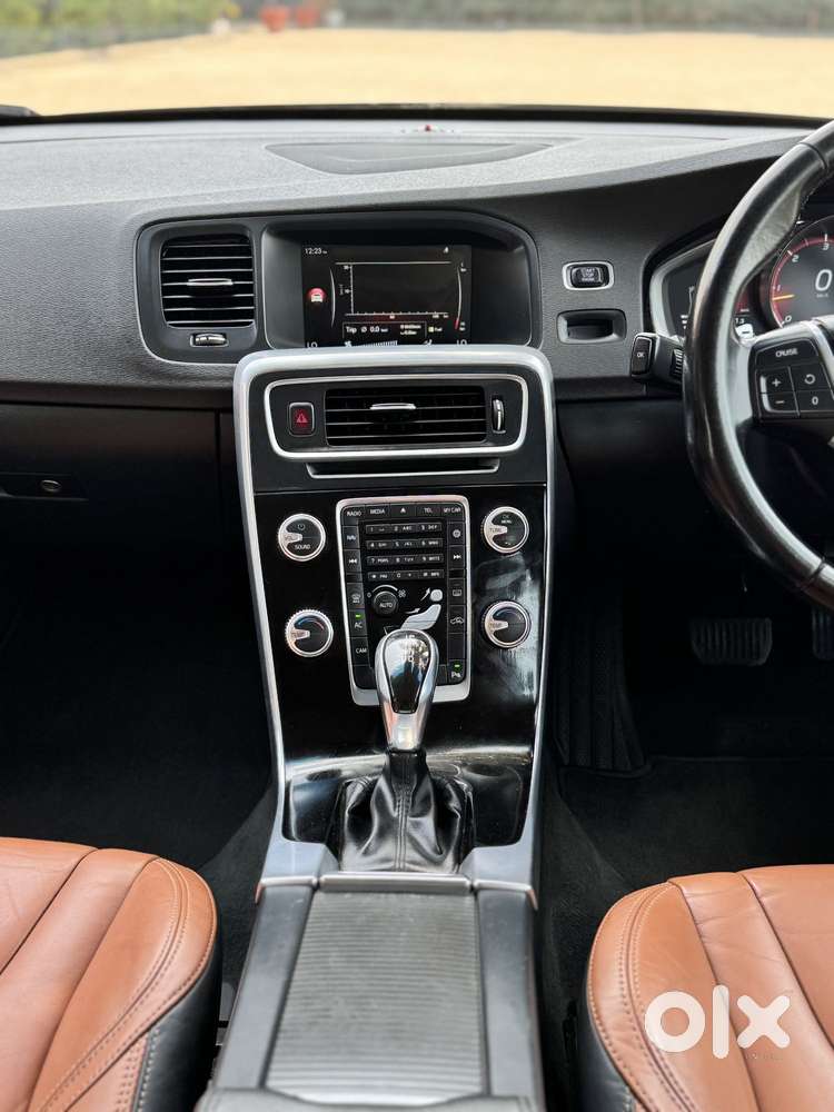 Volvo S60 D5 Inscription, 2016, Diesel