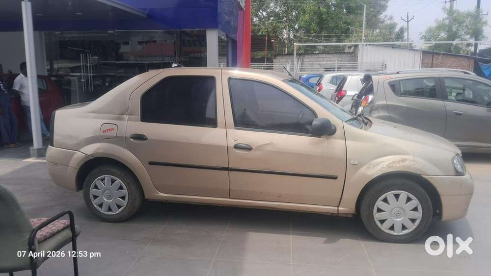 Mahindra Logan Petrol 2009