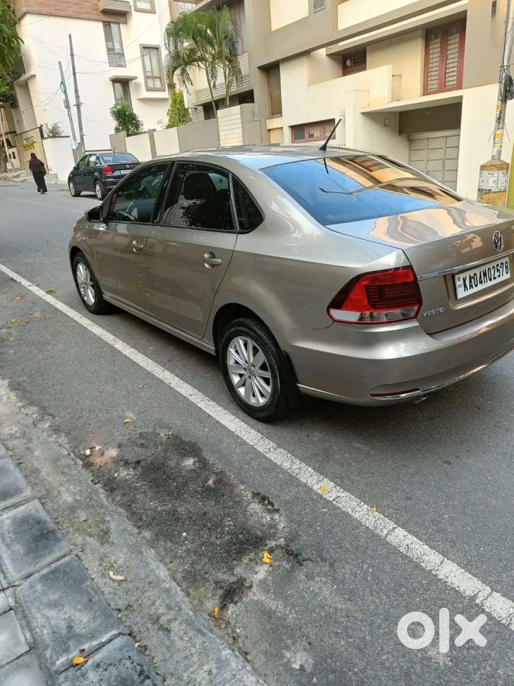 Volkswagen Vento 1.2 Highline Plus At 16 Alloy, 2015, Petrol