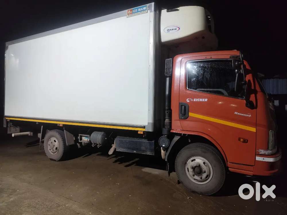 Looking driver for an Refrigerated vehicle.