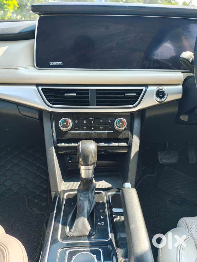 Mahindra Xuv700 2.2 Ax 7 Diesel At Str, 2021, Diesel