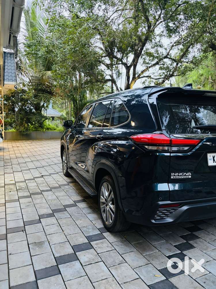 Toyota Innova Hycross 2.0 Zx (o) Hybrid 7 Str, 2023, Cng & Hybrids