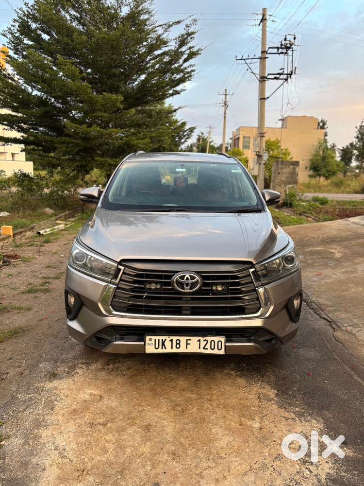 Toyota Innova Crysta 2017 Variant