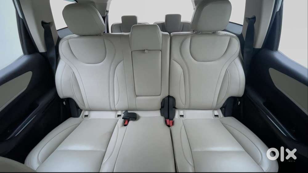 Mahindra Xuv700 2.0 Ax 7 Petrol At Str, 2021, Petrol