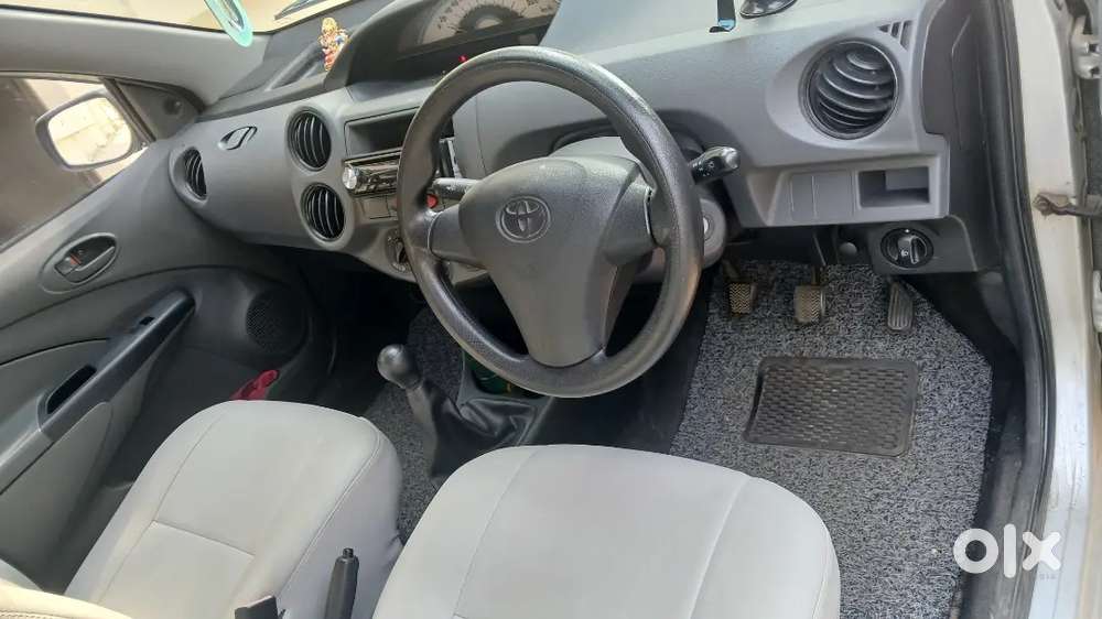 Toyota Etios 2012 1.5g Petrol Silver Well Maintained