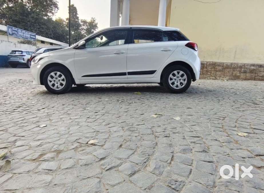 Hyundai I20 Sportz 1.2 Bs-iv, 2017, Petrol