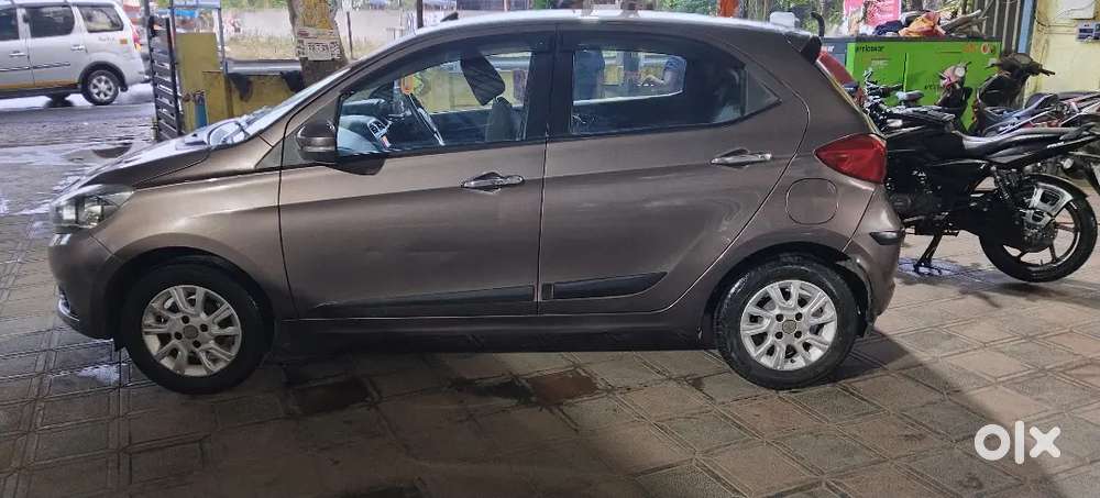 Tata Tiago Xz Top Model Single Owner Doctor Usage  Company Service