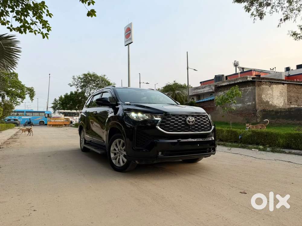 Toyota Innova Hycross 2.0 Vx (o) Hybrid 7 Str, 2025, Petrol