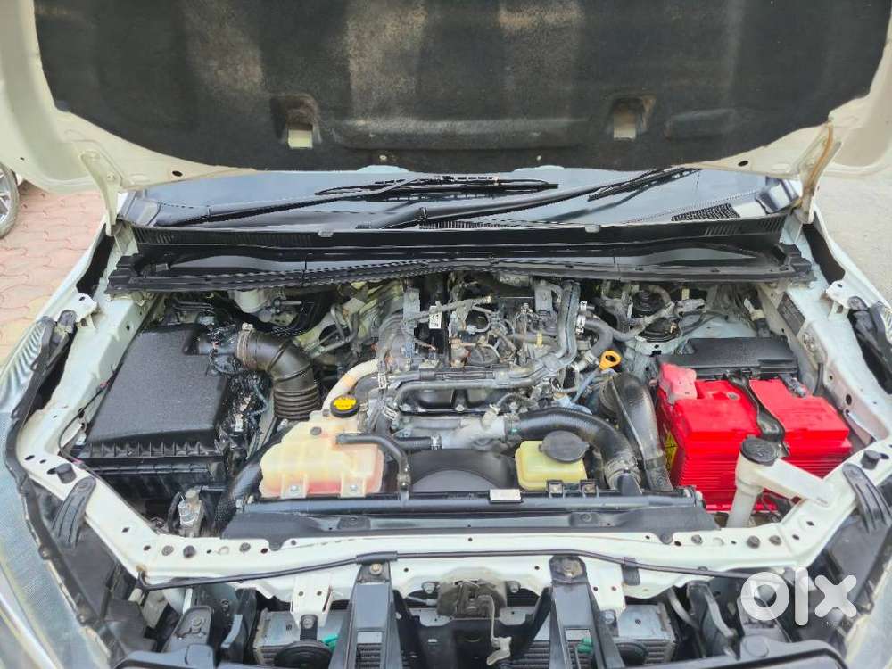 Toyota Innova Crysta 2.4 G Mt 8s, 2016, Diesel