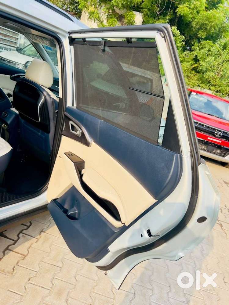 Kia Carens Clavis, 2025, Petrol