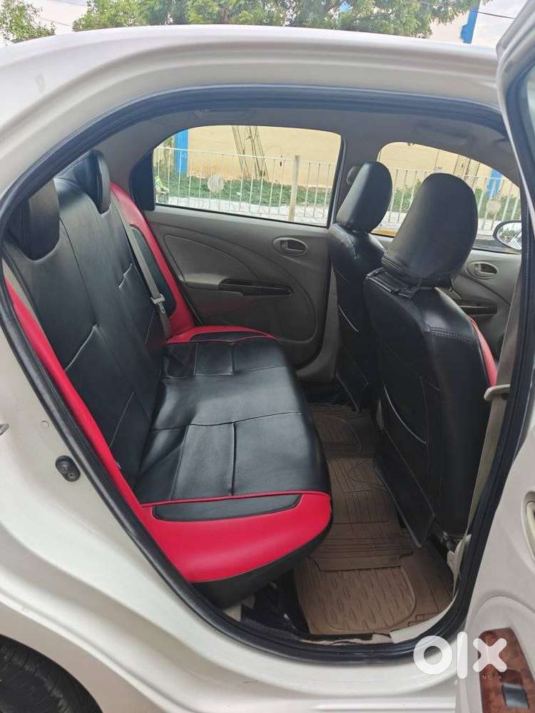 Toyota Etios V, 2013, Petrol