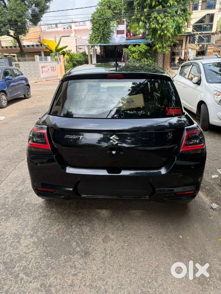 Maruti Suzuki Swift Petrol 2025