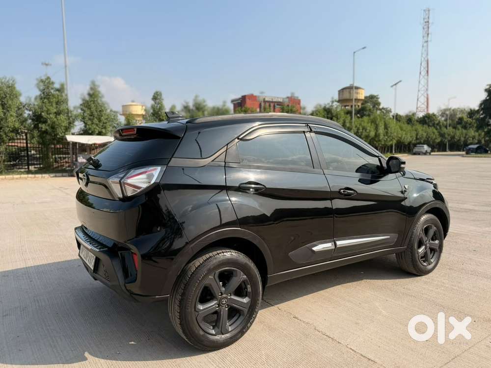 Tata Nexon, 2023, Petrol