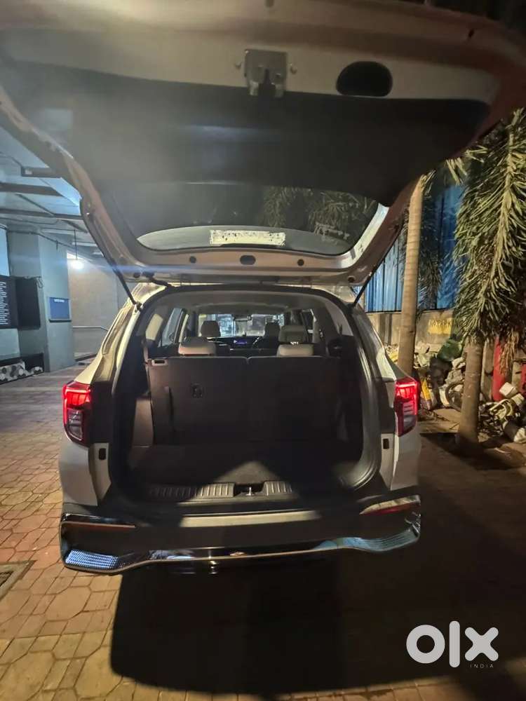 Kia Carens Luxury Variant In Excellent Condition