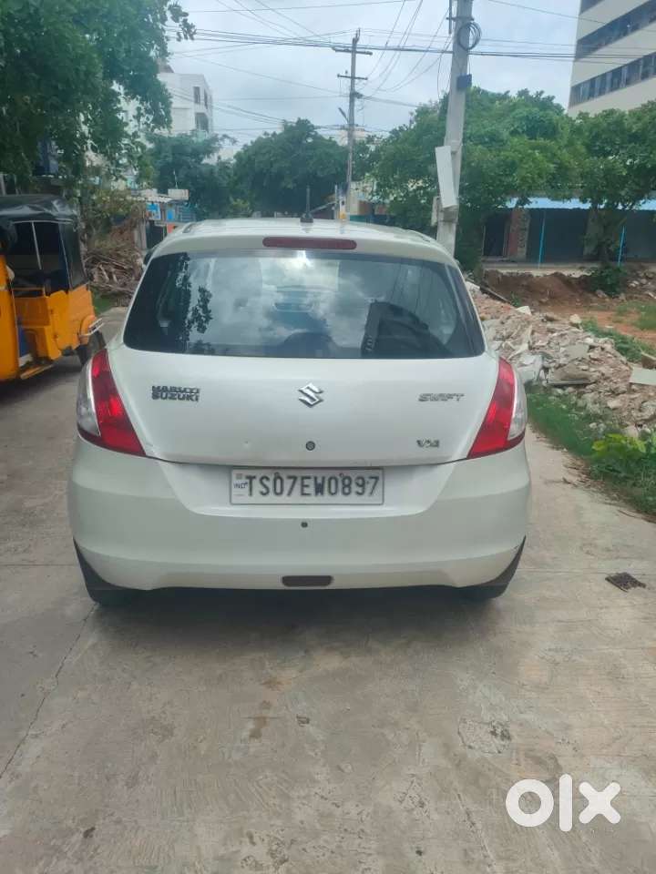 Maruti Suzuki Swift Vxi 1.2 Abs Bs-iv, 2015, Petrol