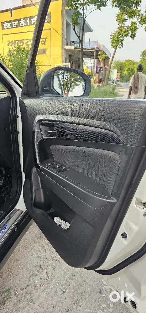 Showroom Condition Brezza  Hp Number