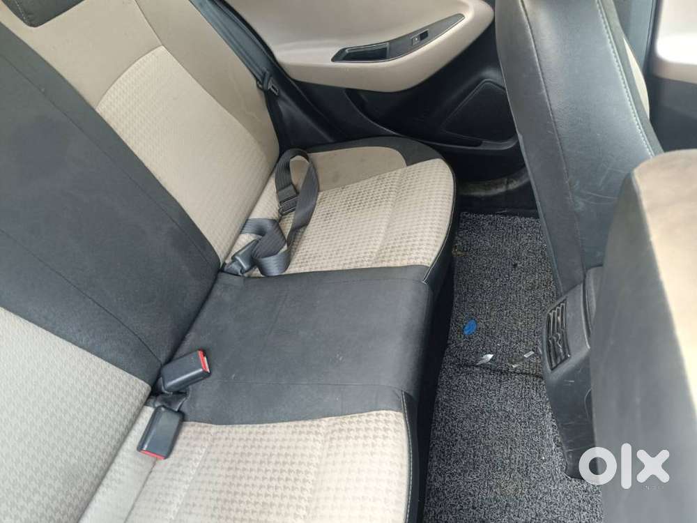 Red Elite I20 Asta Petrol