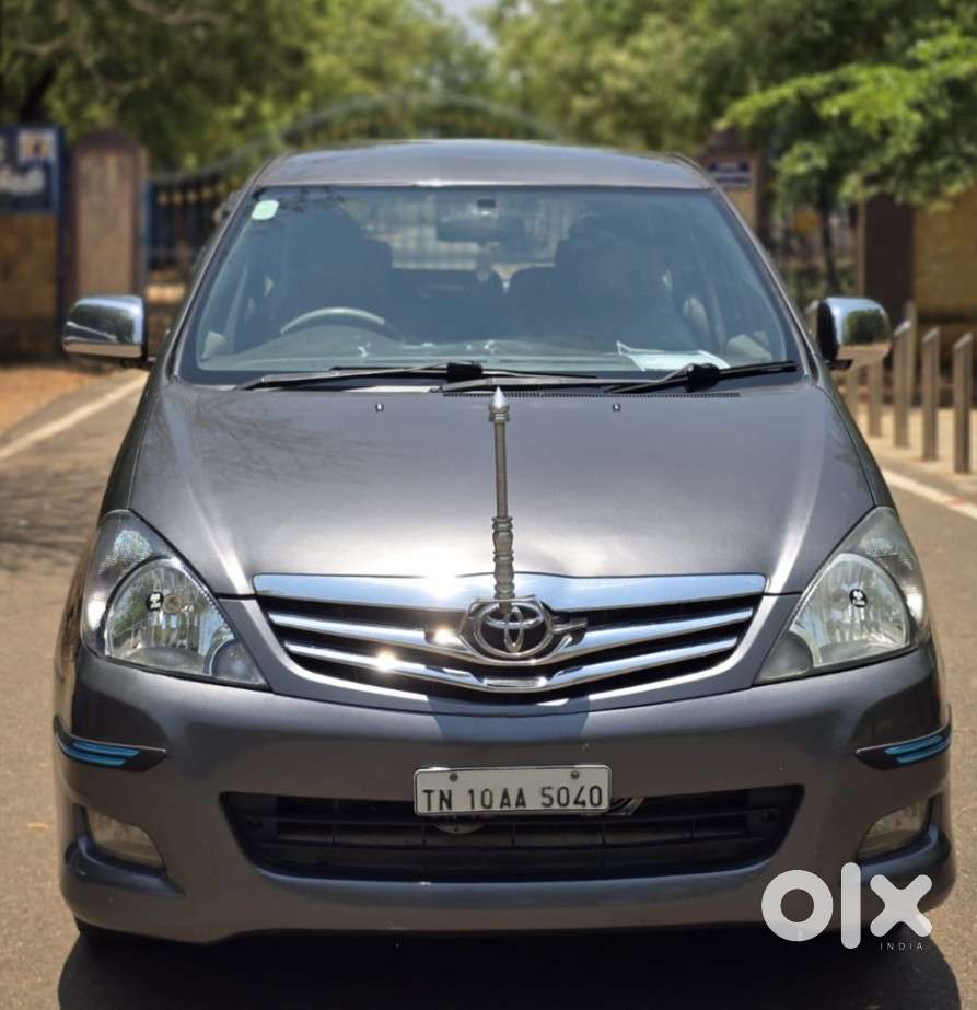 Toyota Innova 2009-2011 2.5 E 7 Str, 2010, Diesel