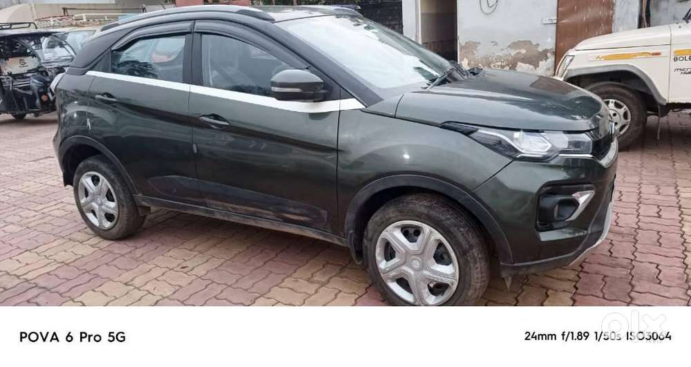 Tata Nexon Pure (s) 1.2 Petrol 6amt, 2022, Petrol