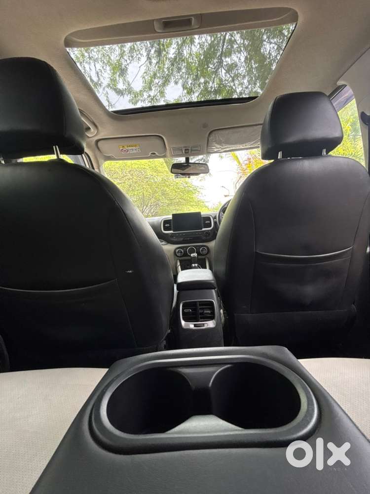 Hyundai Venue Petrol Manual 2023