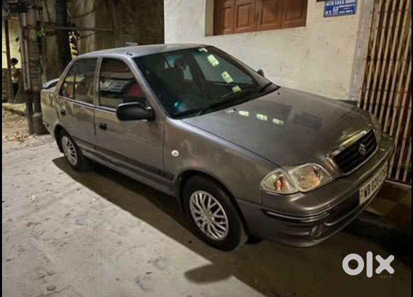 Maruti Suzuki Esteem, Gunmetal Colour Only One In Kolkata