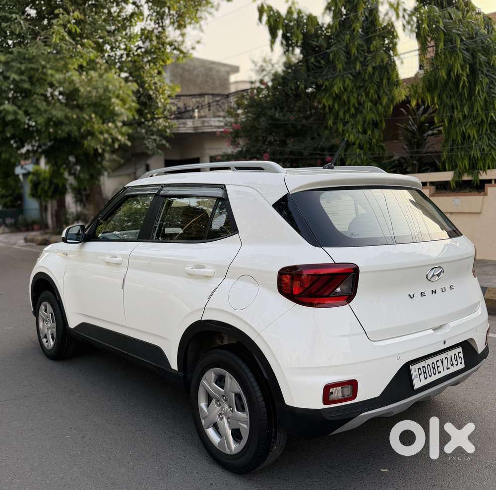 Hyundai Venue S 1.2 Petrol, 2022, Petrol
