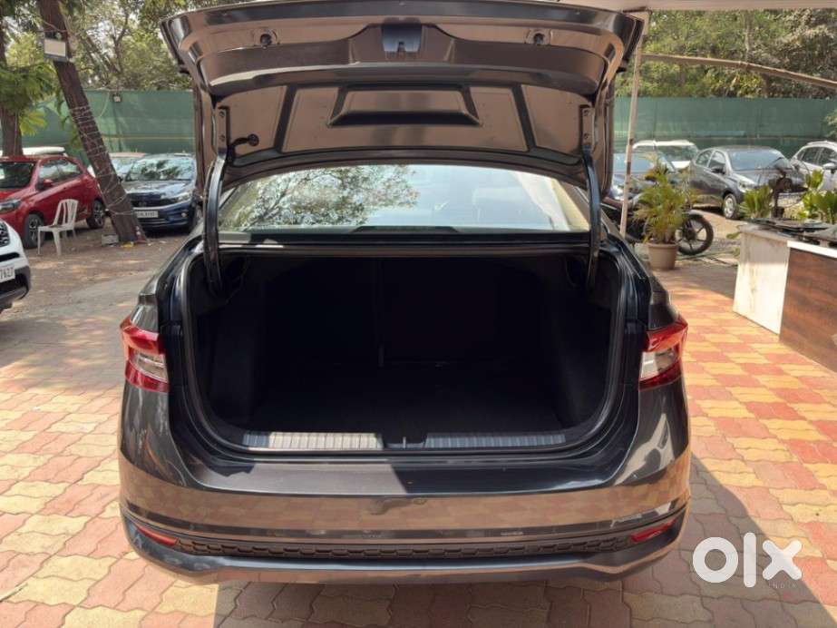 Skoda Slavia Ambition 1.0l Tsi Mt, 2022, Petrol