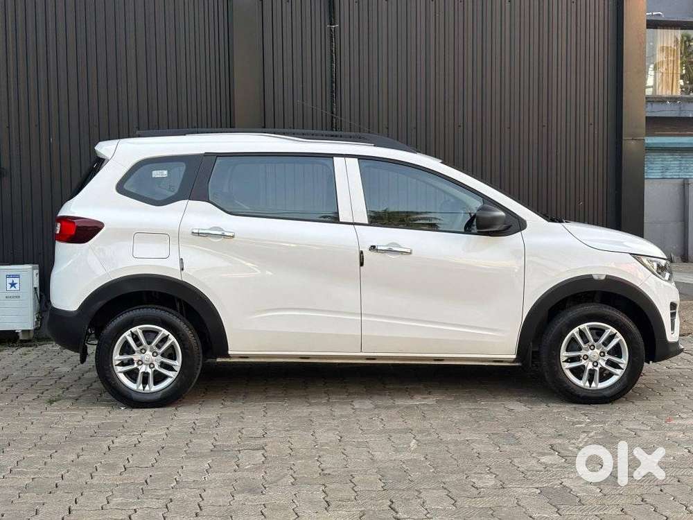 Renault Triber Rxl, 2023, Petrol