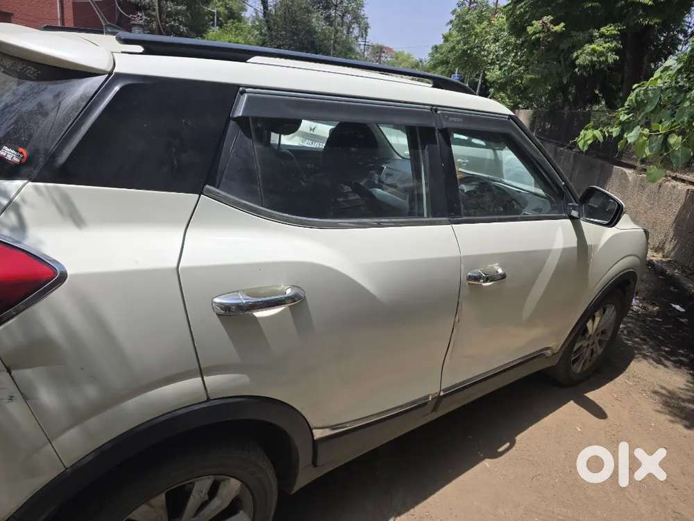 Mahindra Xuv 300 W8 Sell Karna Hai