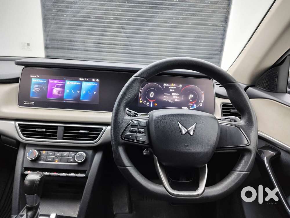 Mahindra Xuv700 2.0 Ax 5 Petrol At Str, 2022, Petrol